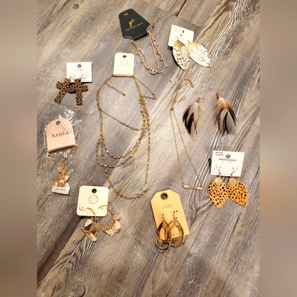 NWT Altar'd State Jewelry Set